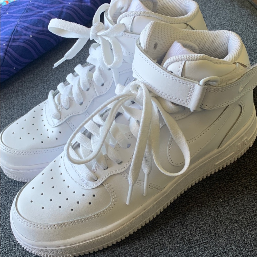 Nike Kids Youth size 5 Air Force 1. NWOT.
